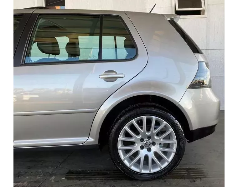 Volkswagen Golf Prata 3