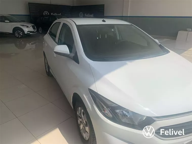 Chevrolet Onix Branco 2