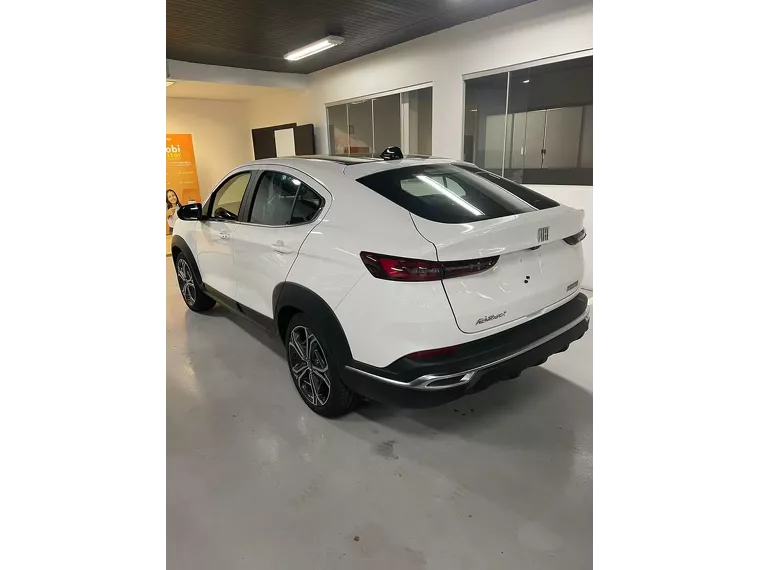 Fiat Fastback Branco 15