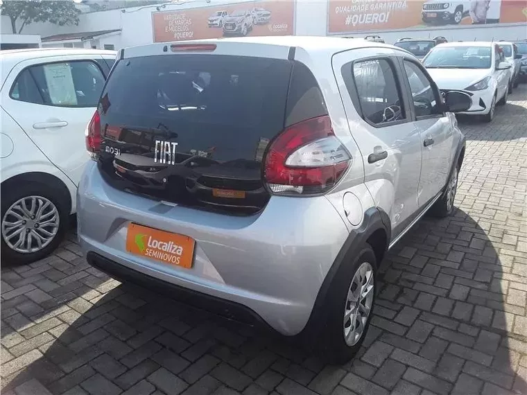 Fiat Mobi Prata 5