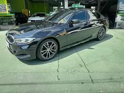 BMW 320i