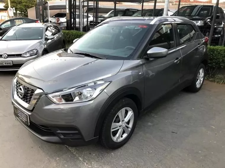 Nissan Kicks Cinza 10