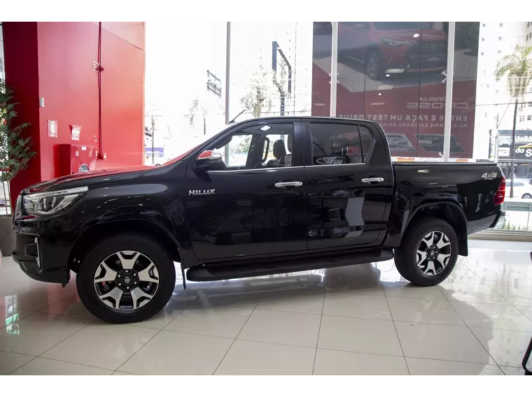 Toyota Hilux Preto 2