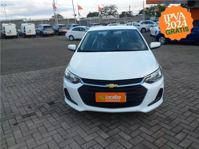 Chevrolet Onix Branco 8