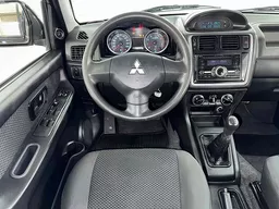 Mitsubishi Pajero TR4