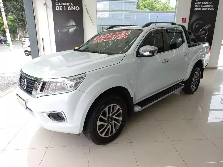 Nissan Frontier Branco 1