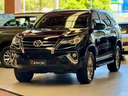 Toyota Hilux SW4
