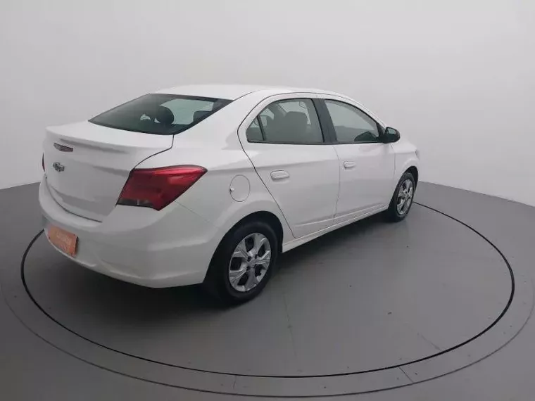 Chevrolet Onix Branco 10