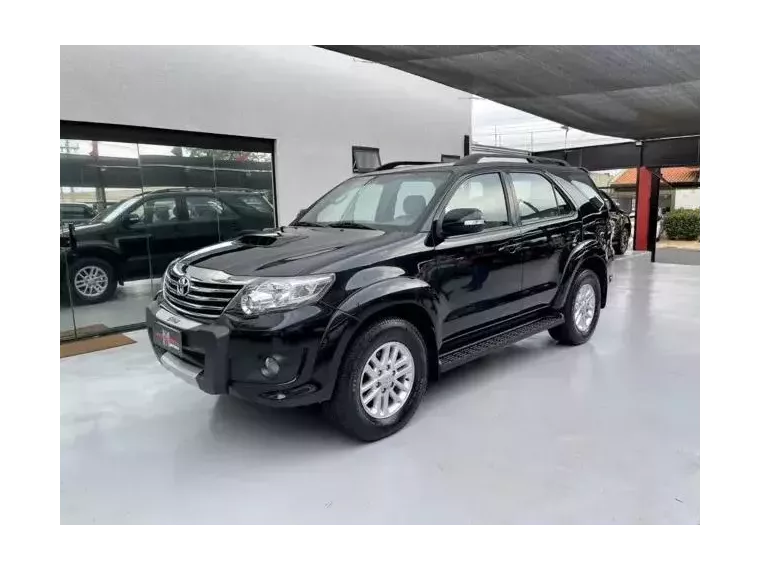 Toyota Hilux SW4 Preto 1