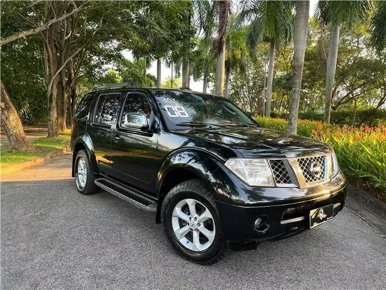 Nissan Pathfinder Preto 1