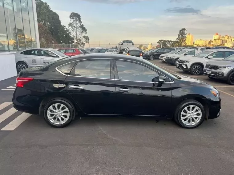 Nissan Sentra Preto 10