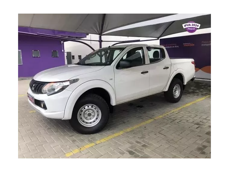 Mitsubishi L200 Branco 4