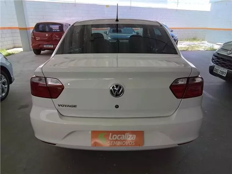 Volkswagen Voyage Branco 8