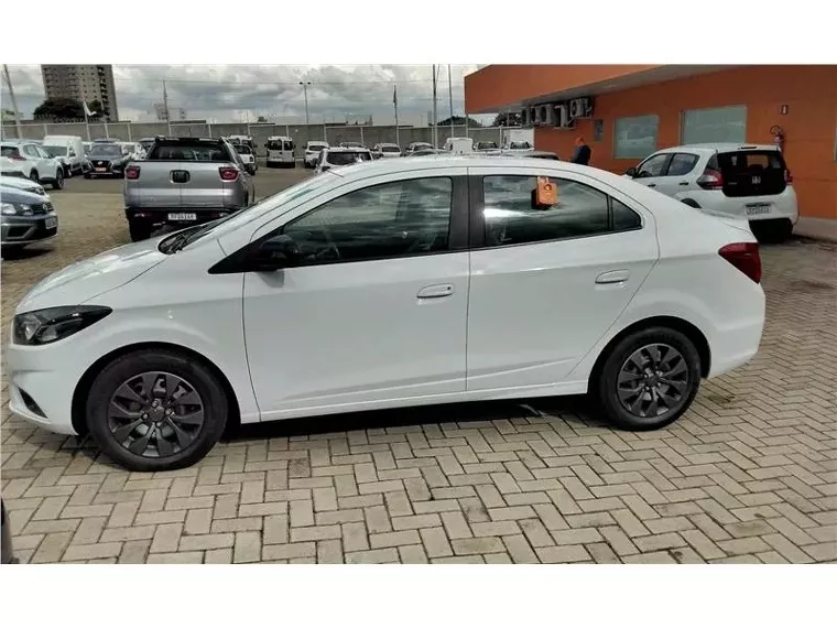 Chevrolet Onix Branco 5