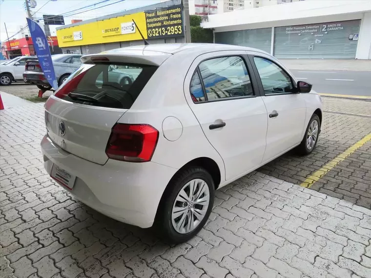 Volkswagen Gol Branco 6