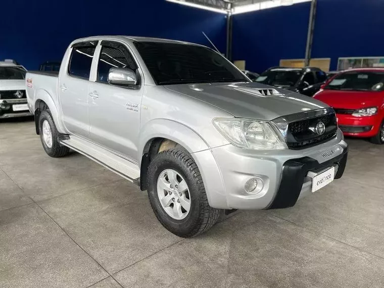 Toyota Hilux Prata 2