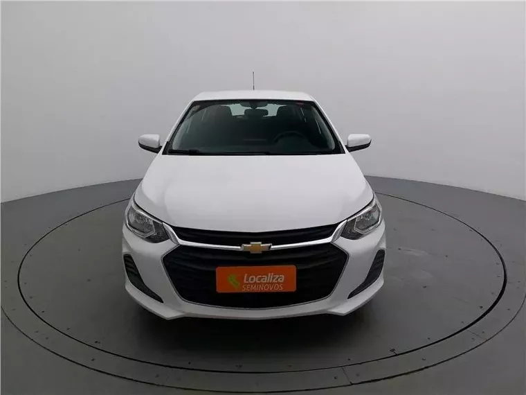 Chevrolet Onix Branco 3