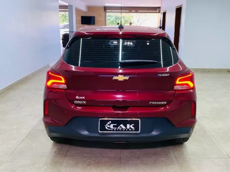 Chevrolet Onix Vermelho 2