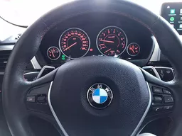 320i