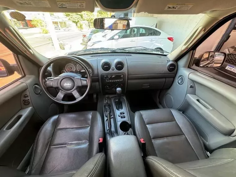 Jeep Cherokee Preto 6