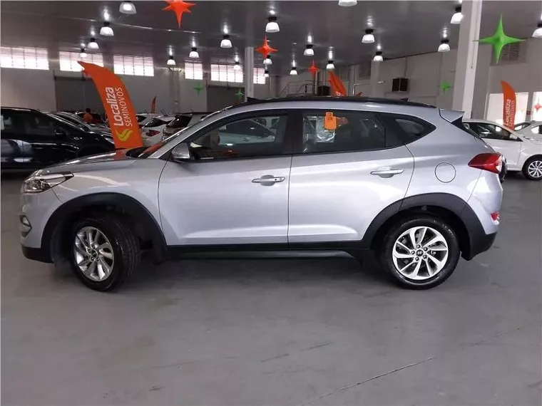 Hyundai Tucson Prata 11