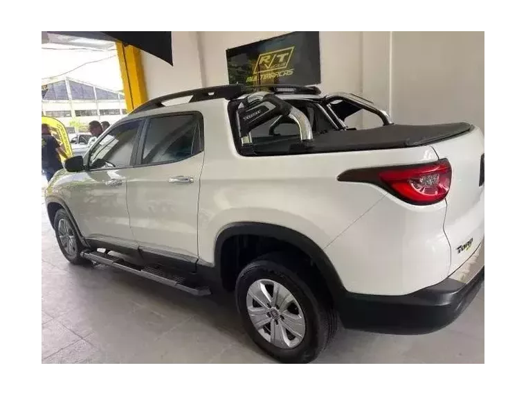 Fiat Toro Branco 8