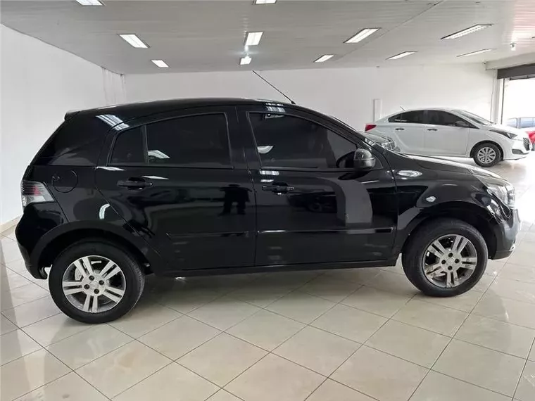 Chevrolet Agile Preto 5