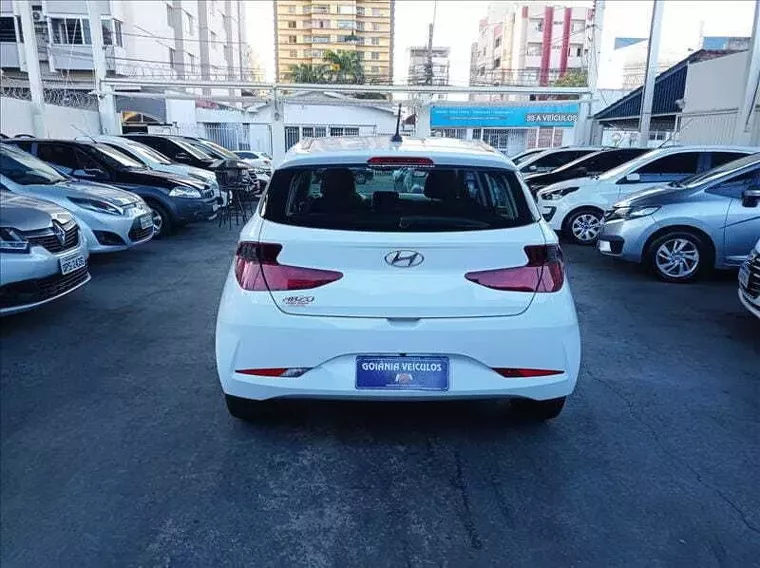 Hyundai HB20 Branco 13