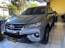 Toyota Hilux SW4