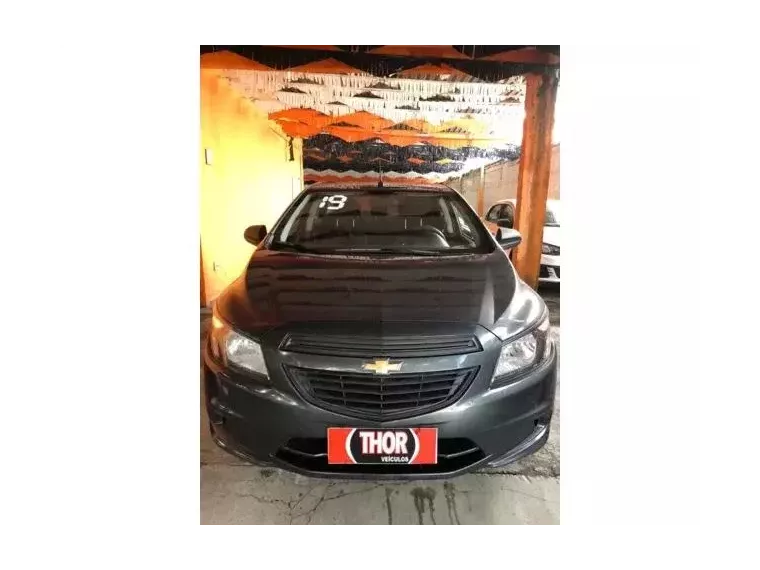 Chevrolet Prisma Cinza 8