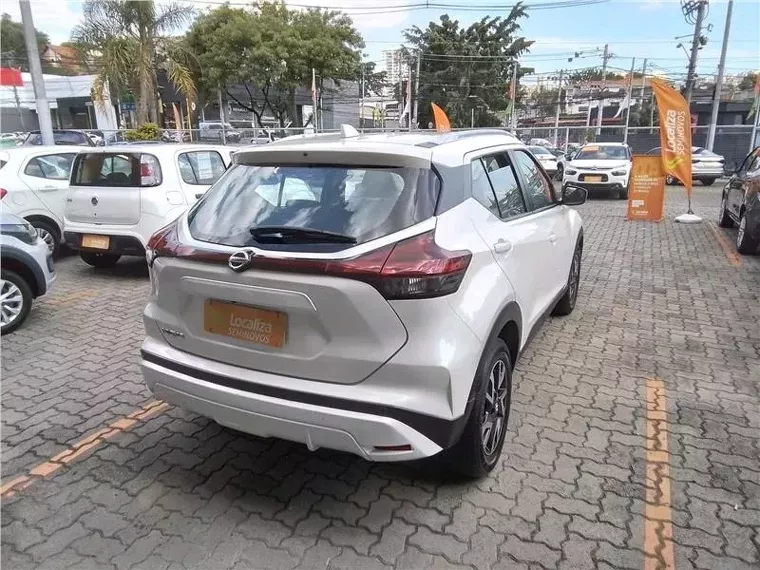 Nissan Kicks Branco 4