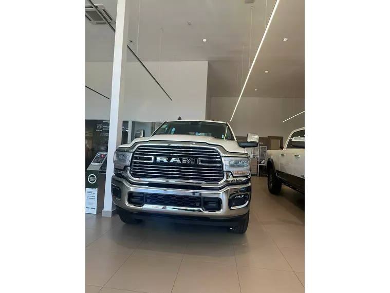 RAM 2500 Branco 7