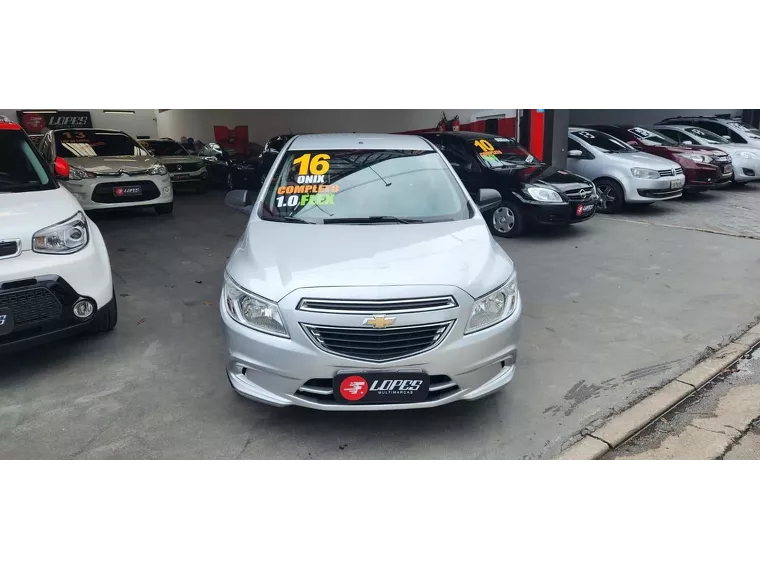 Chevrolet Onix Prata 5