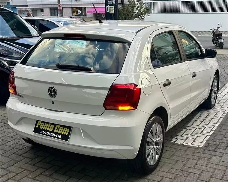 Volkswagen Gol Branco 11