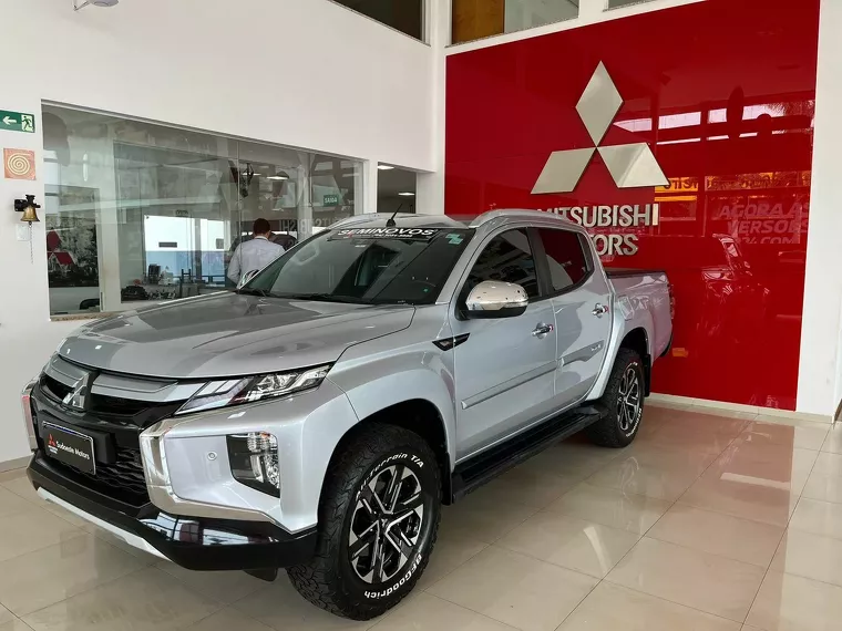 Mitsubishi L200 Triton Prata 6