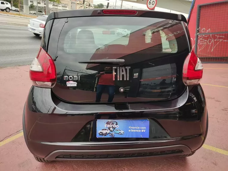 Fiat Mobi Preto 15