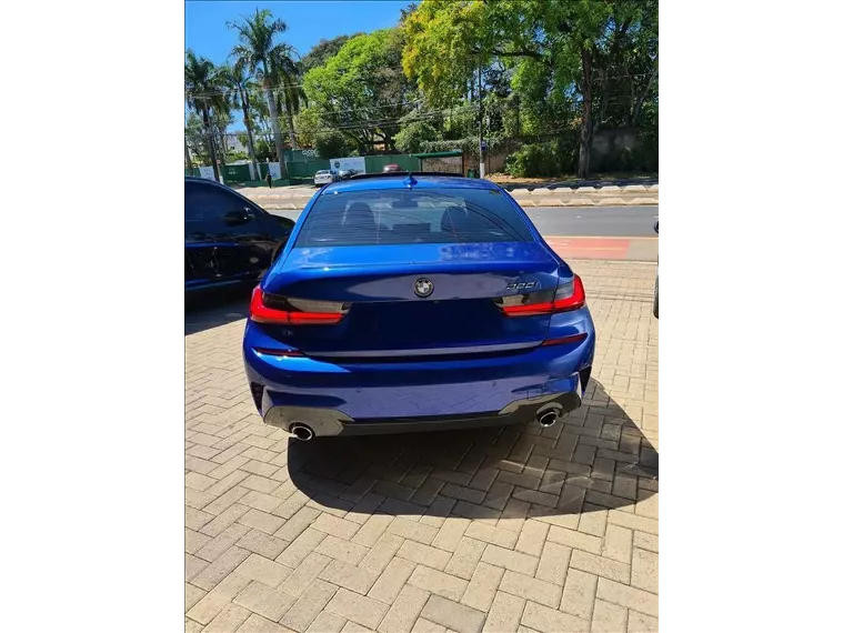 BMW 320i Azul 6