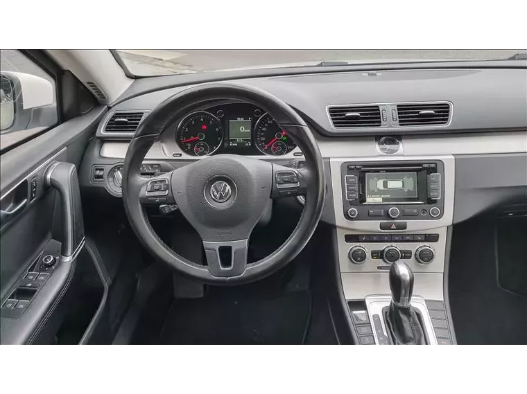 Volkswagen Passat Variant Branco 11