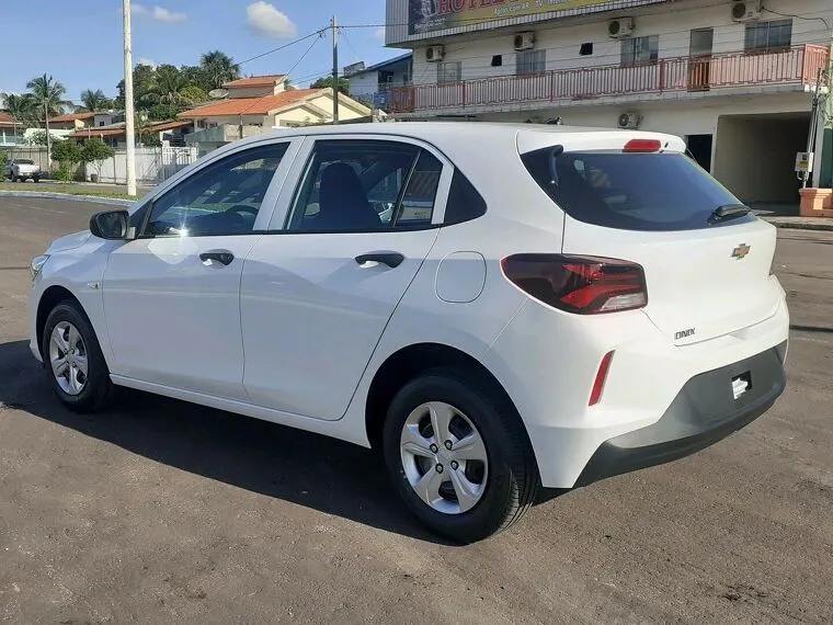 Chevrolet Onix Branco 4