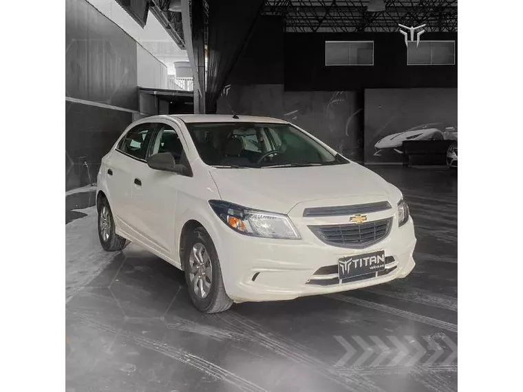 Chevrolet Onix Branco 1