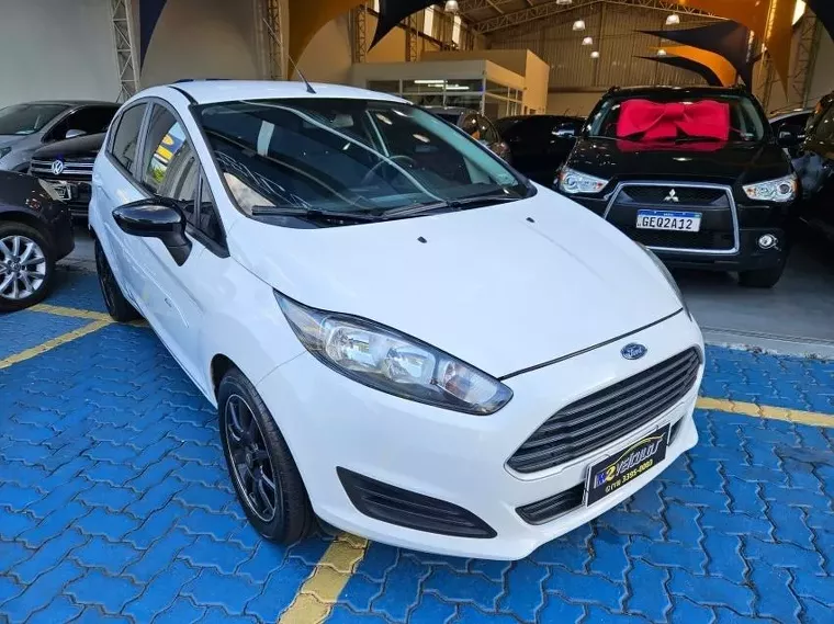 Ford Fiesta Branco 8