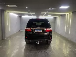 Toyota Hilux SW4