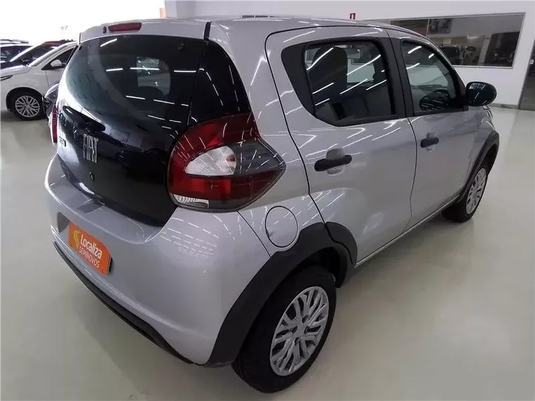 Fiat Mobi Prata 5