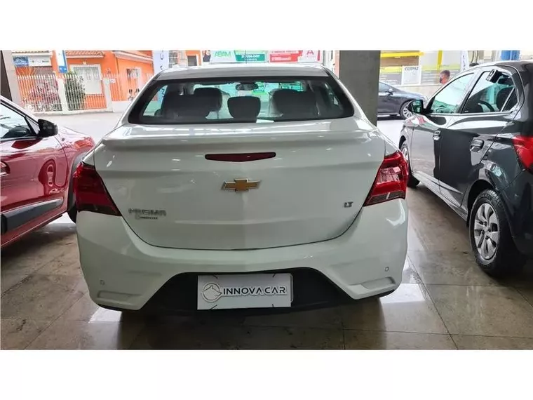 Chevrolet Prisma Branco 13