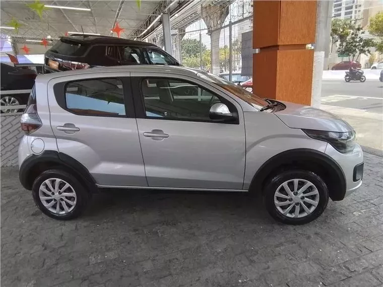 Fiat Mobi Prata 4