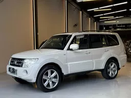 Mitsubishi Pajero Full