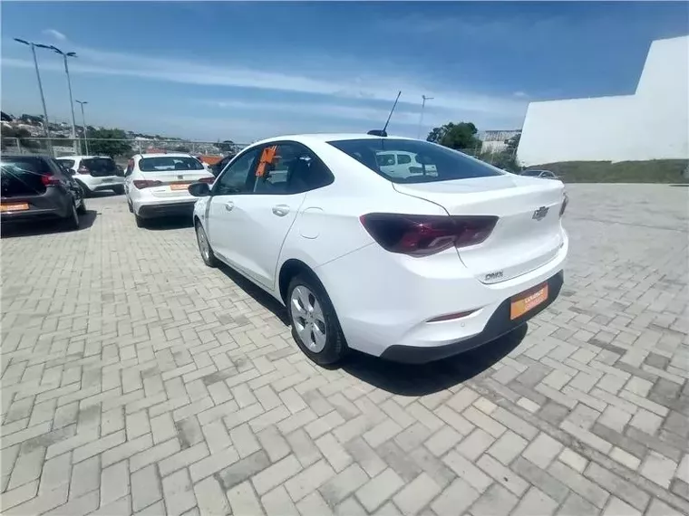 Chevrolet Onix Branco 2