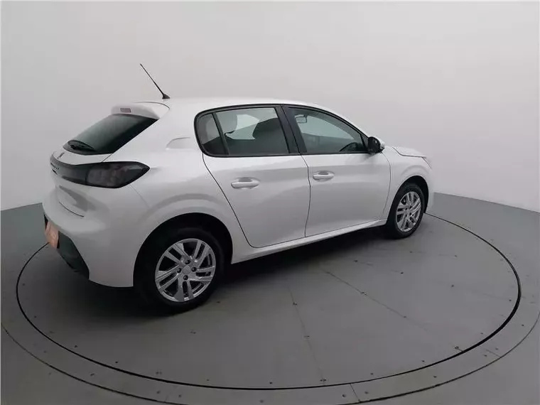 Peugeot 208 Branco 10