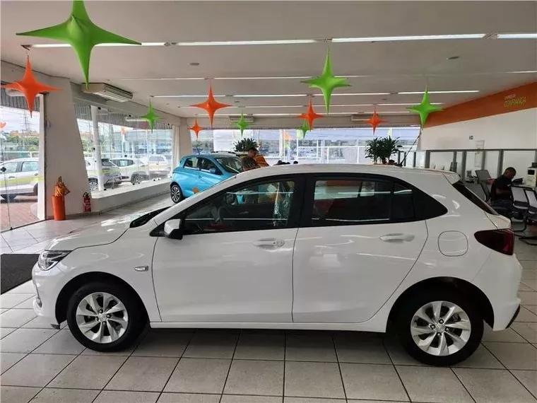 Chevrolet Onix Branco 1