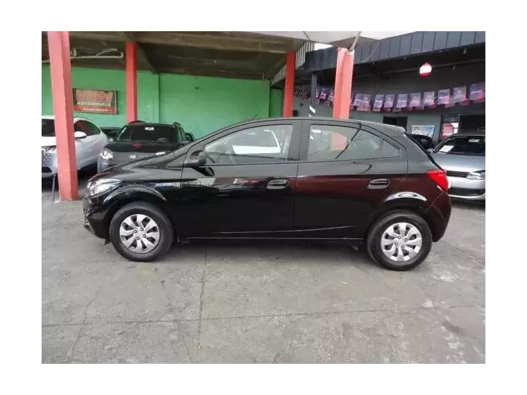 Chevrolet Onix Preto 7